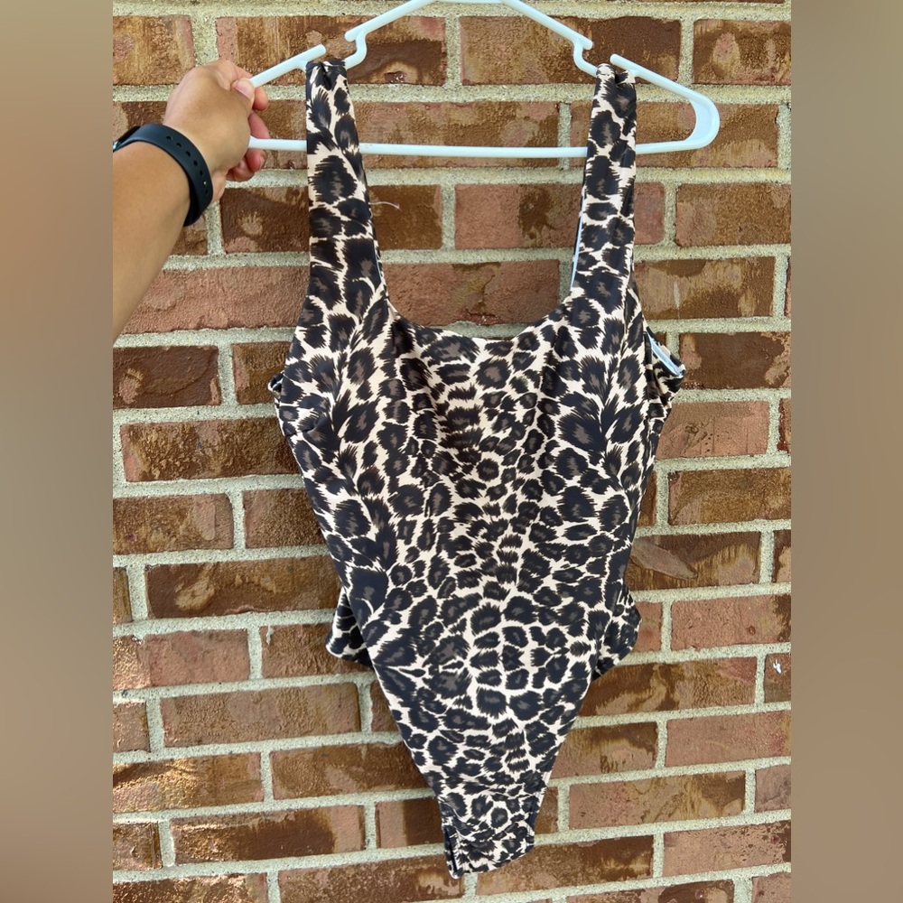 PRETTYGARDEN brand, 1 piece swimsuit, tummy control, u-neck, white leopard print